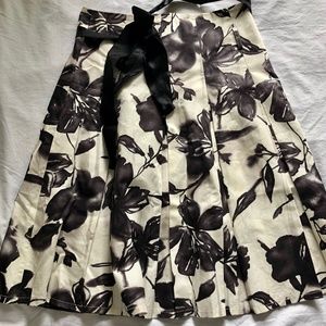 Zhishun Black and beige floral shirt